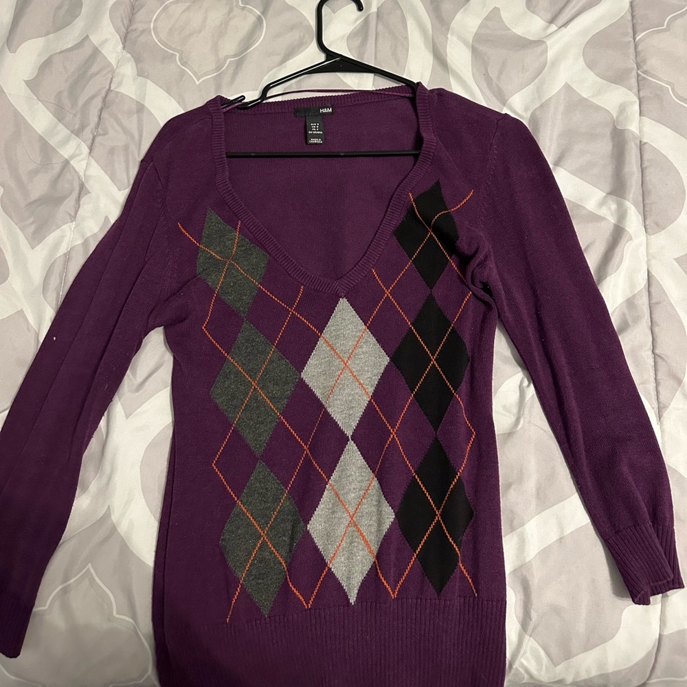 HnM sweater shirt 15$